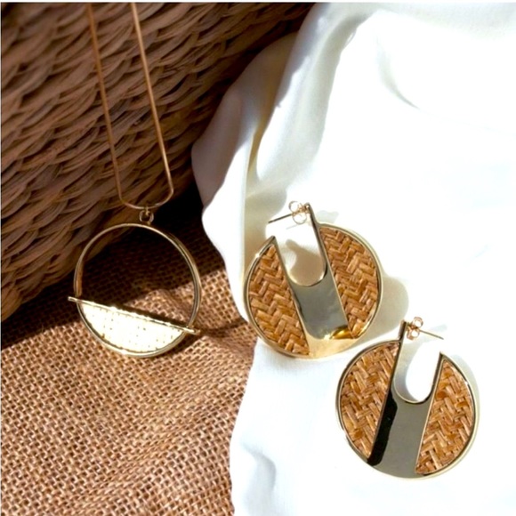 Wanderlust + Co , 18K Gold, Amber & Brown Earrings - Picture 4 of 15